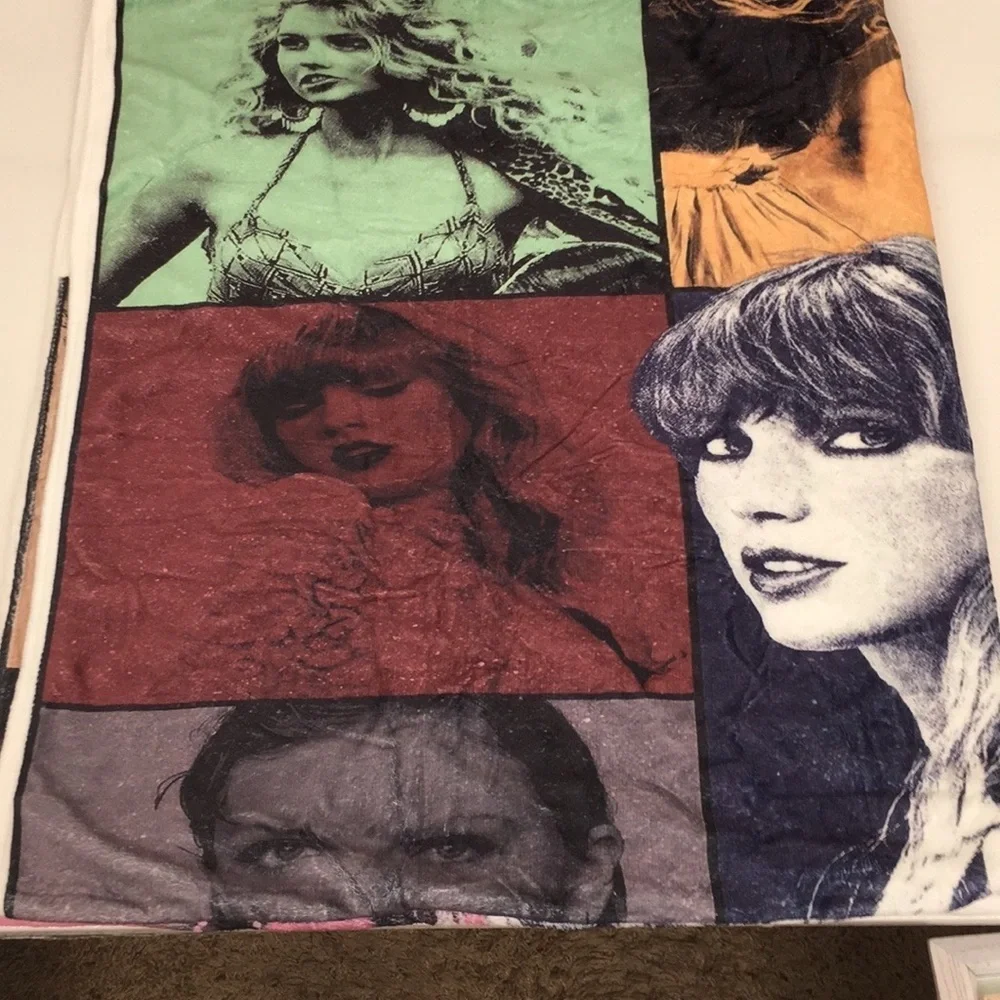 Taylor Swift Fleece Throw 4’ x 5’ NEW Swifties Music Fan Blanket The Eras Tour